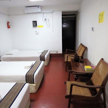 Agga Youth Hotel Yangon Extérieur photo