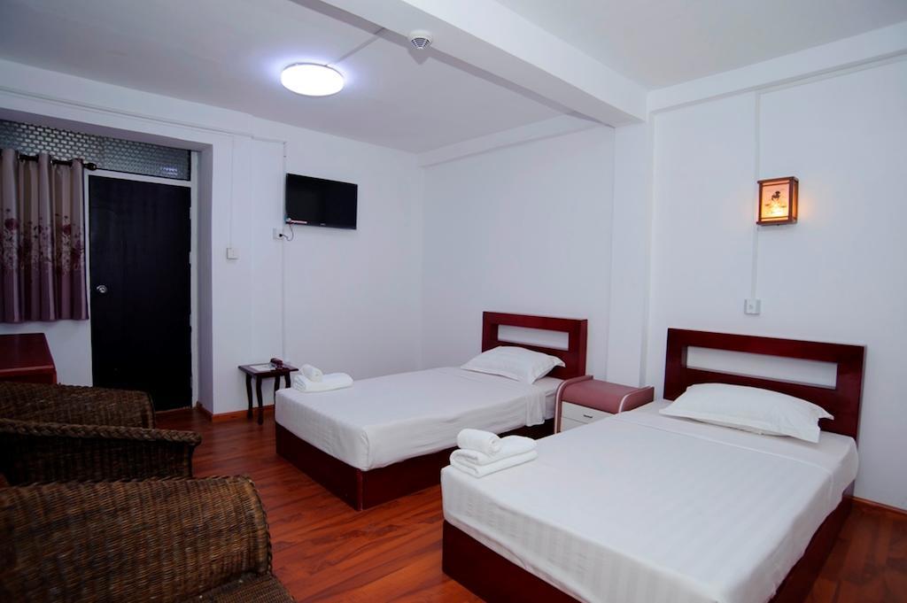 Agga Youth Hotel Yangon Chambre photo