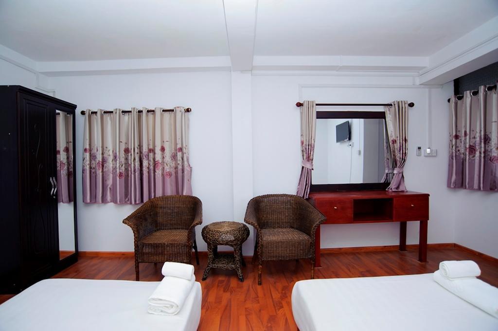 Agga Youth Hotel Yangon Extérieur photo