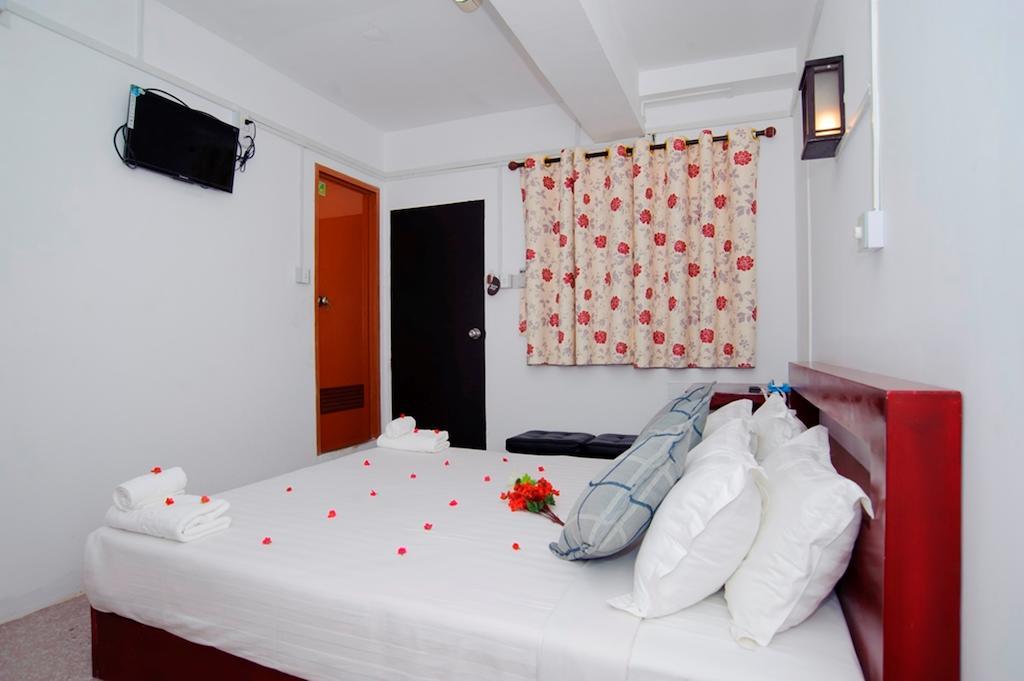 Agga Youth Hotel Yangon Extérieur photo