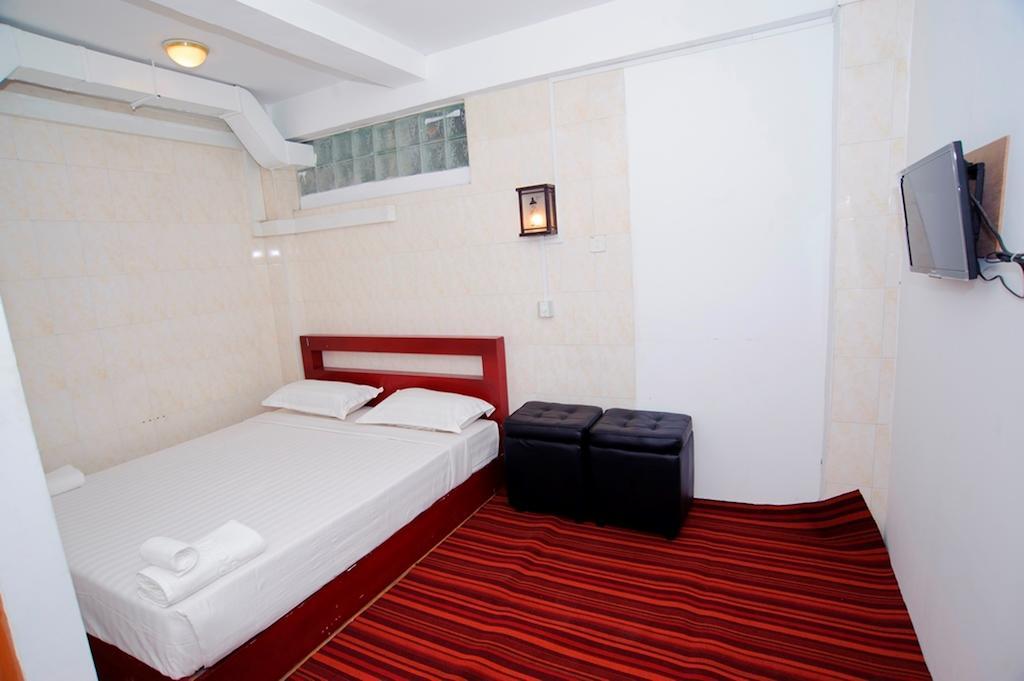 Agga Youth Hotel Yangon Extérieur photo