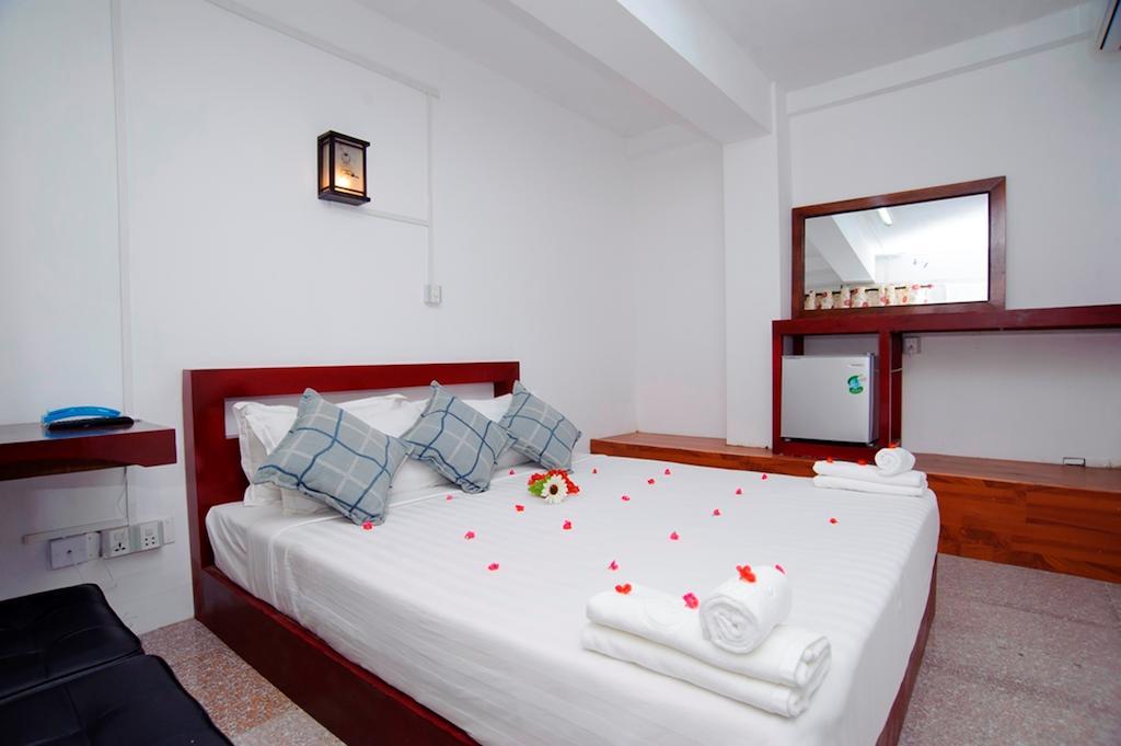 Agga Youth Hotel Yangon Extérieur photo