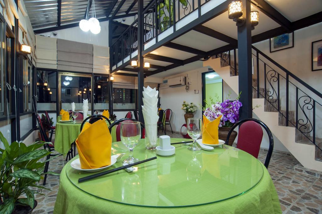 Agga Youth Hotel Yangon Extérieur photo