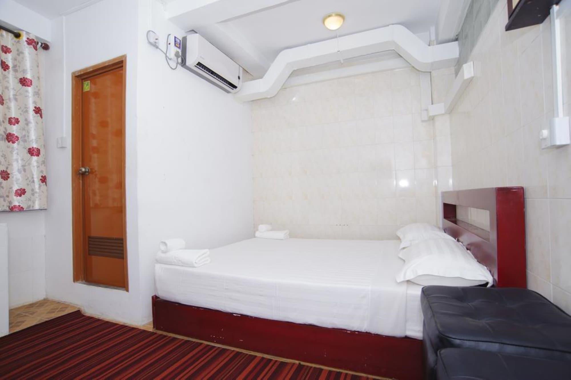 Agga Youth Hotel Yangon Extérieur photo