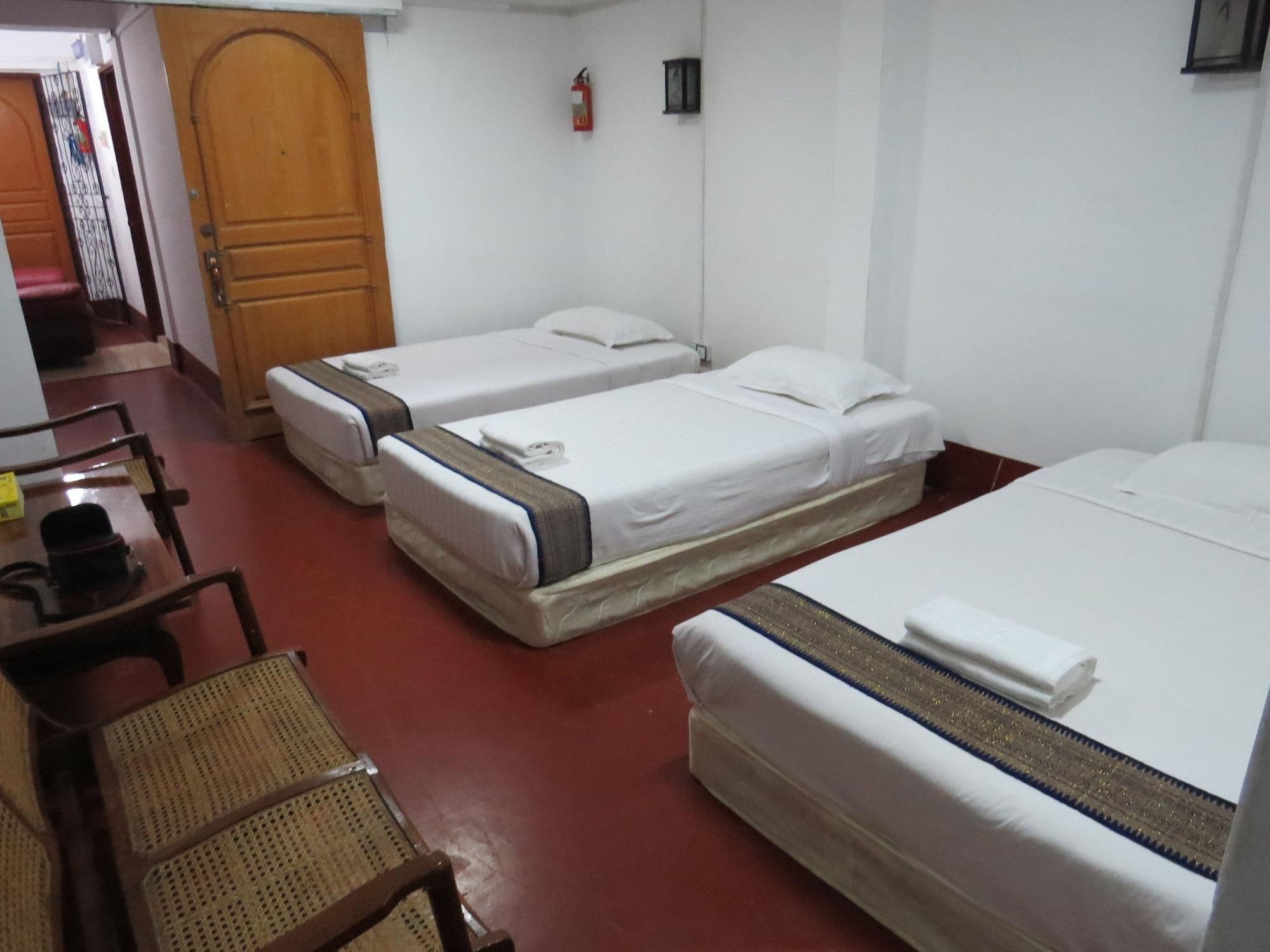 Agga Youth Hotel Yangon Extérieur photo