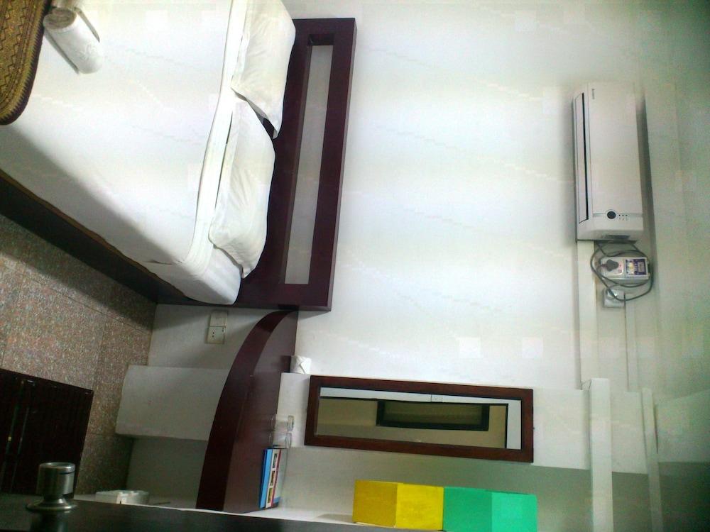 Agga Youth Hotel Yangon Extérieur photo