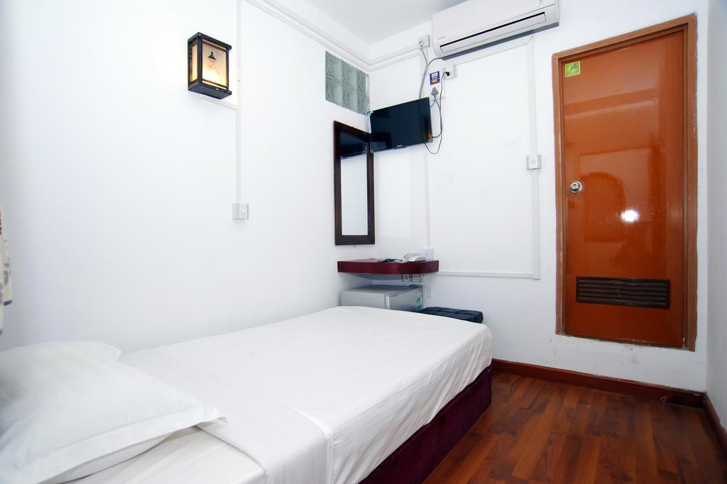 Agga Youth Hotel Yangon Extérieur photo