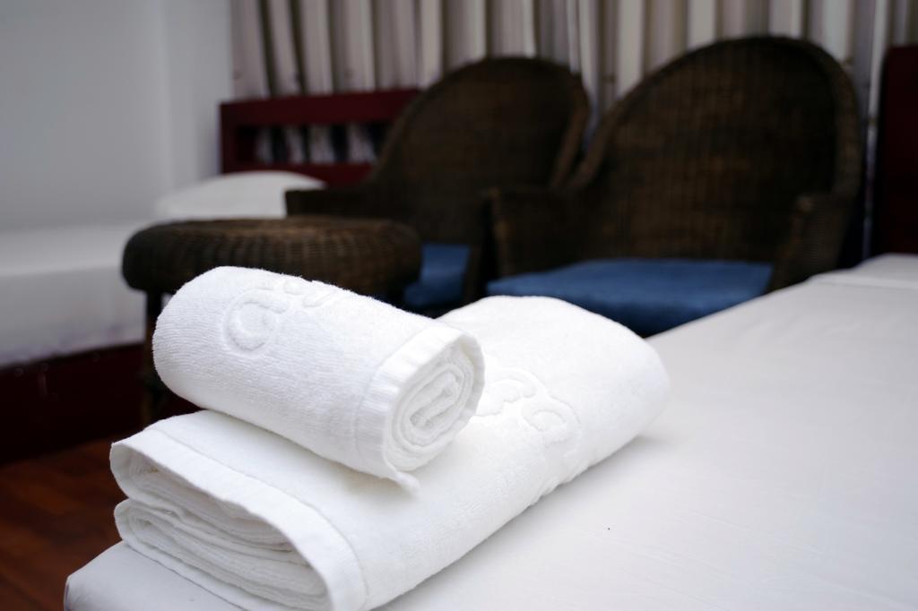 Agga Youth Hotel Yangon Extérieur photo