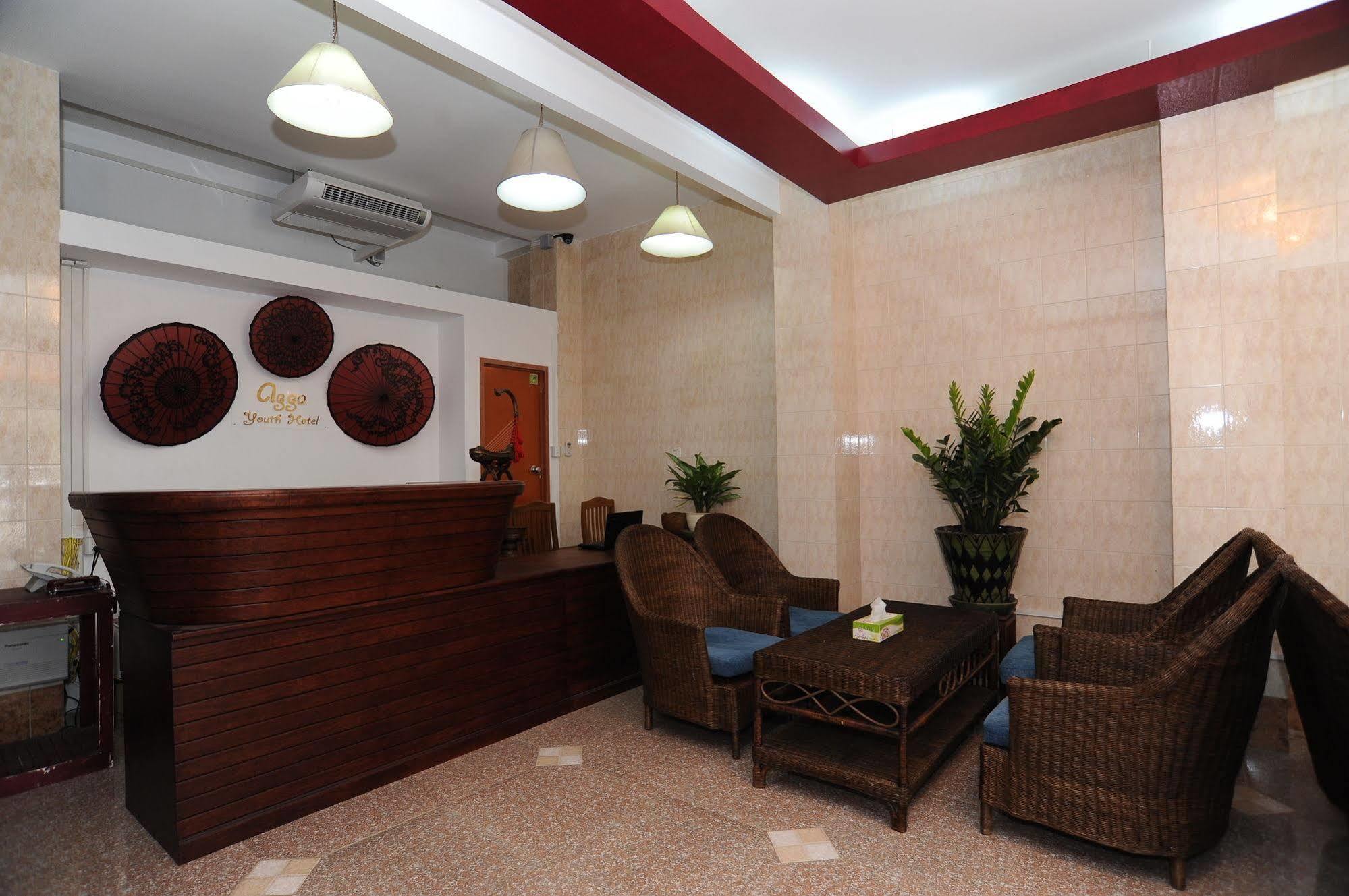 Agga Youth Hotel Yangon Extérieur photo