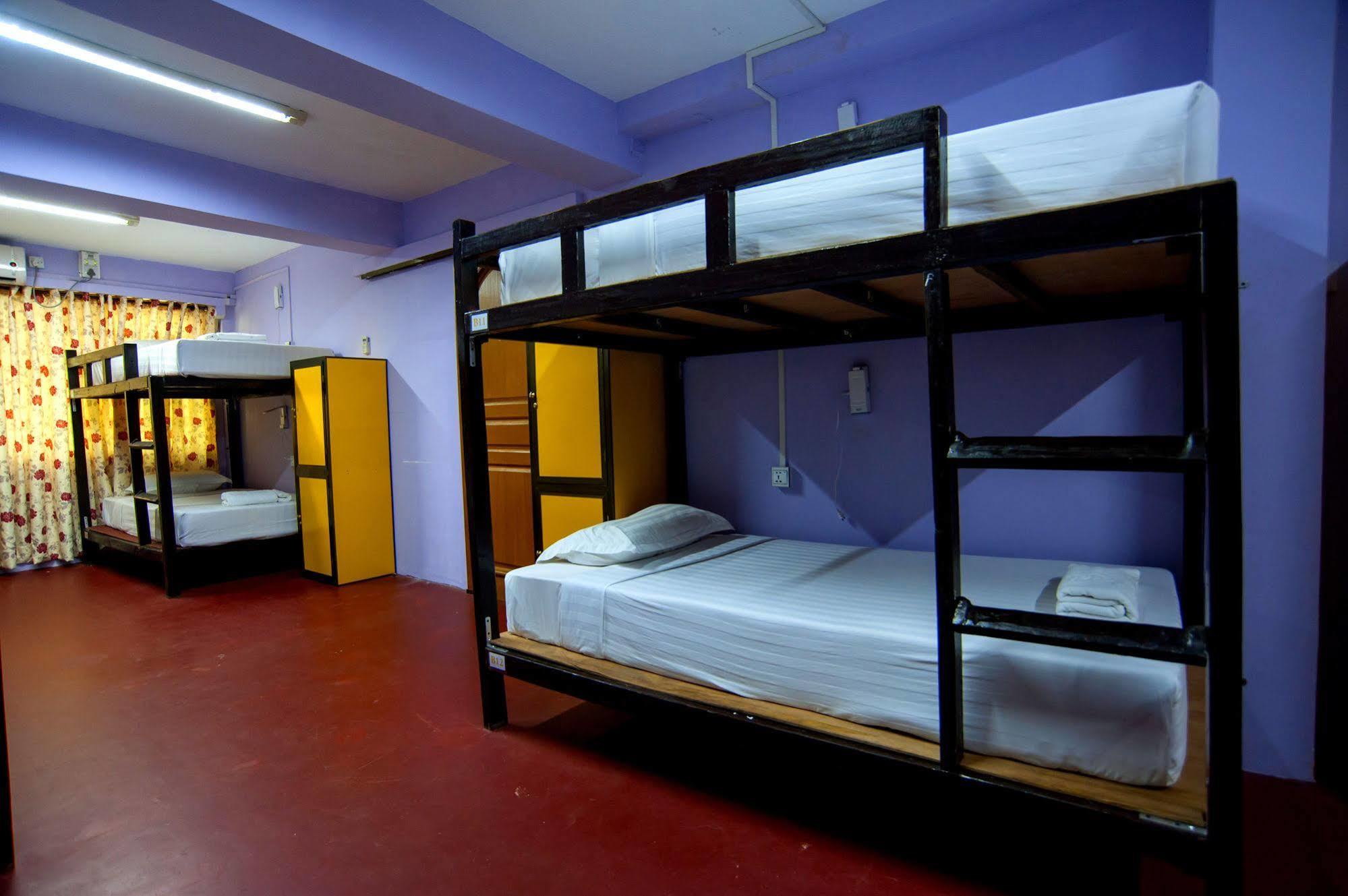 Agga Youth Hotel Yangon Extérieur photo