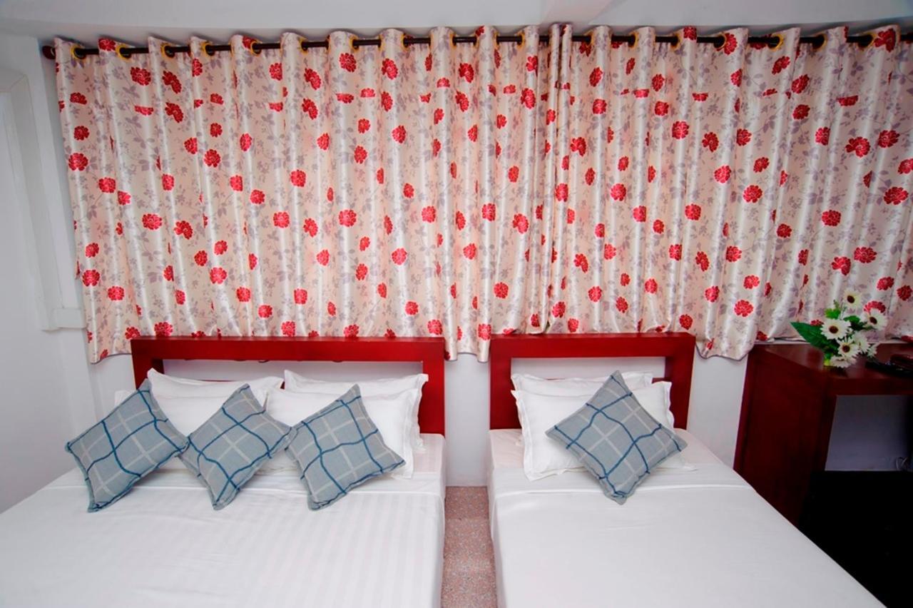 Agga Youth Hotel Yangon Extérieur photo